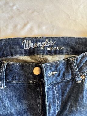 Wrangler Women's Boot Cut Jeans in Indigo Blue